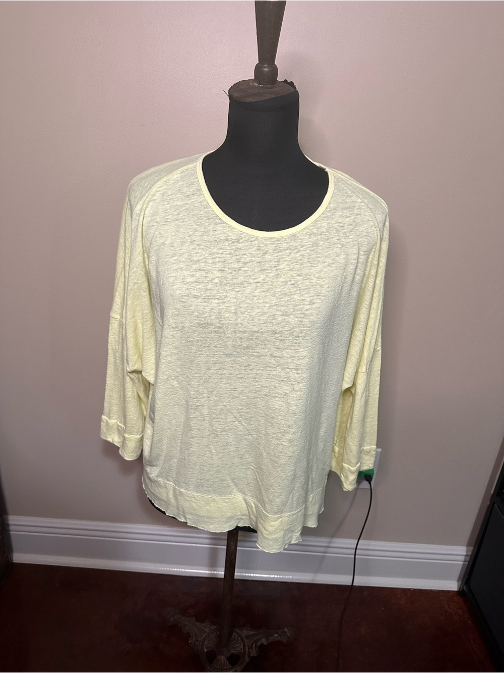 Easel bright yellow  Lightweight top small